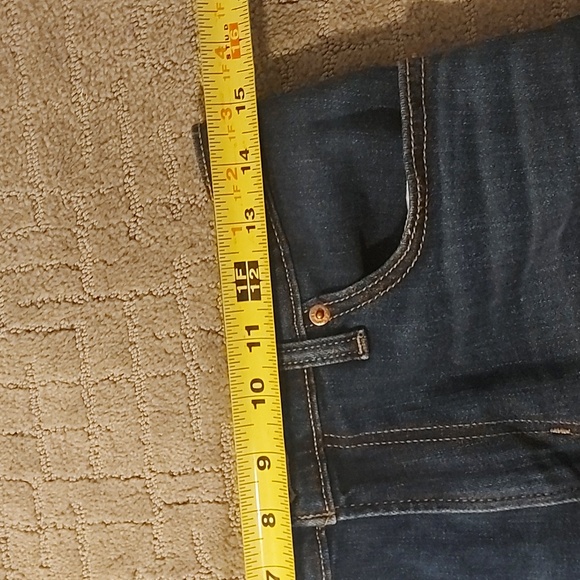 Levis High Rise Shorts - Picture 7 of 8